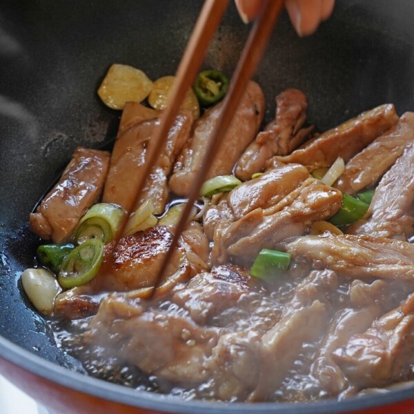 황토집숯불닭갈비,춘천 숯불 간장닭갈비 500g 택배 캠핑요리 음식